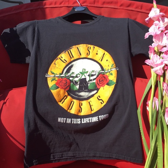 Tops - Guns N Roses Concert T - Shirt GUC Size Small